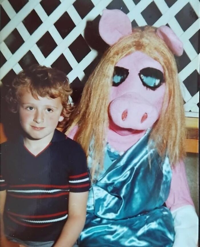 31 Totally Whacked Childhood Mascot Photos That’ll Make You Go “Wait, What?!”