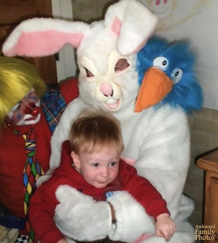 31 Totally Whacked Childhood Mascot Photos That’ll Make You Go “Wait, What?!”