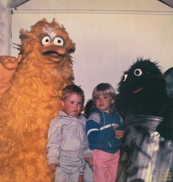 31 Totally Whacked Childhood Mascot Photos That’ll Make You Go “Wait, What?!”