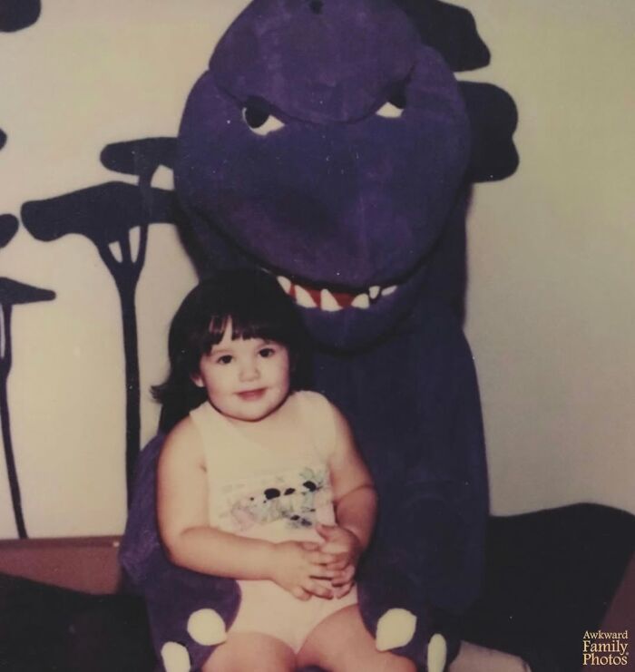 31 Totally Whacked Childhood Mascot Photos That’ll Make You Go “Wait, What?!”