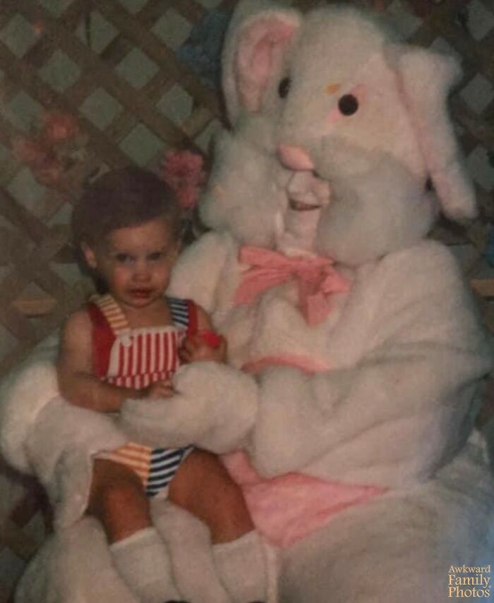 31 Totally Whacked Childhood Mascot Photos That’ll Make You Go “Wait, What?!”