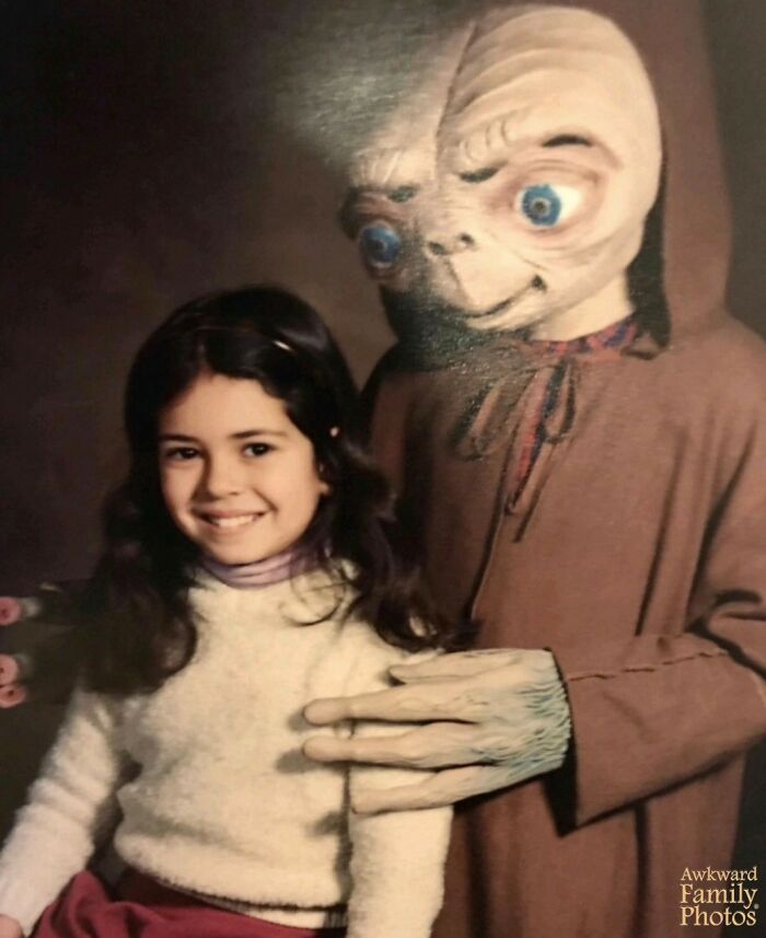 31 Totally Whacked Childhood Mascot Photos That’ll Make You Go “Wait, What?!”