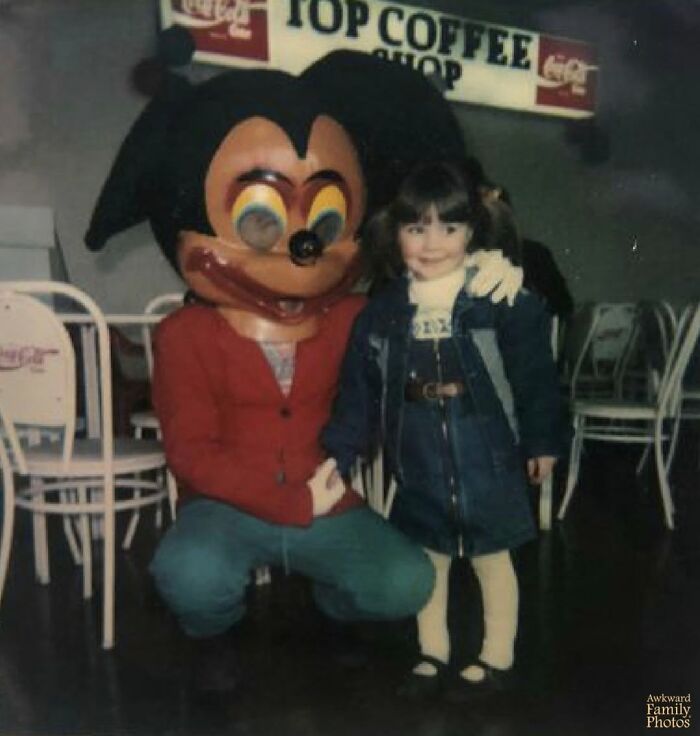 31 Totally Whacked Childhood Mascot Photos That’ll Make You Go “Wait, What?!”
