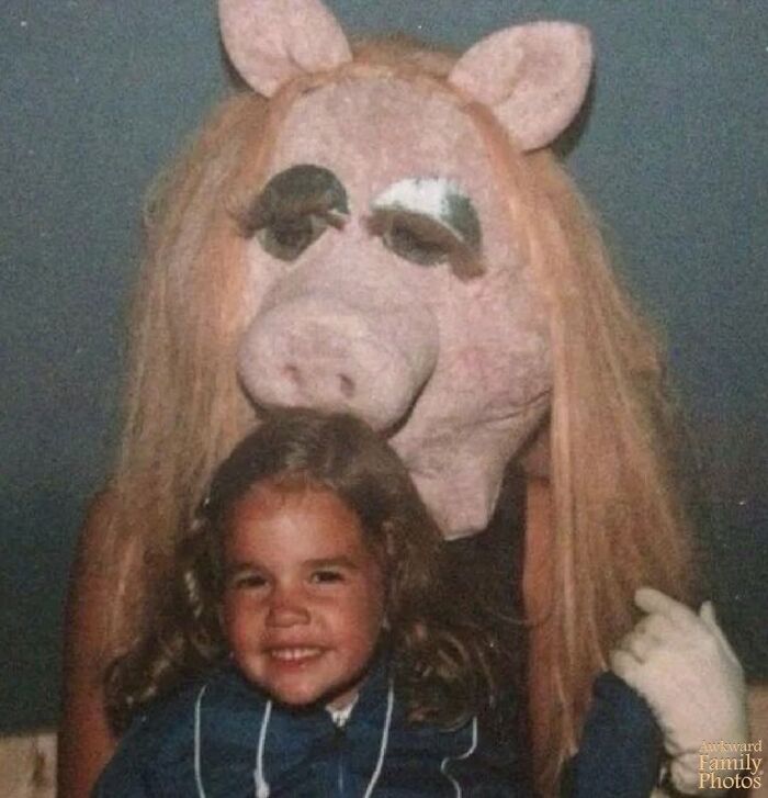 31 Totally Whacked Childhood Mascot Photos That’ll Make You Go “Wait, What?!”