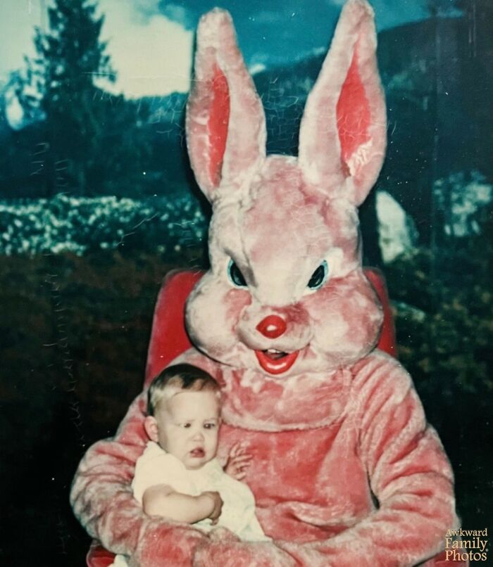 31 Totally Whacked Childhood Mascot Photos That’ll Make You Go “Wait, What?!”