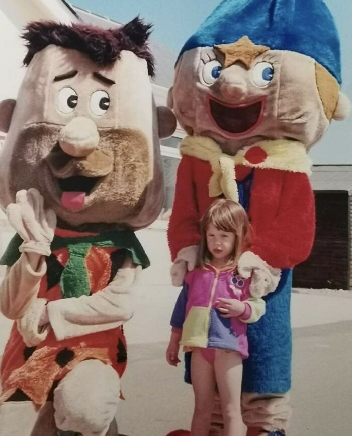 31 Totally Whacked Childhood Mascot Photos That’ll Make You Go “Wait, What?!”