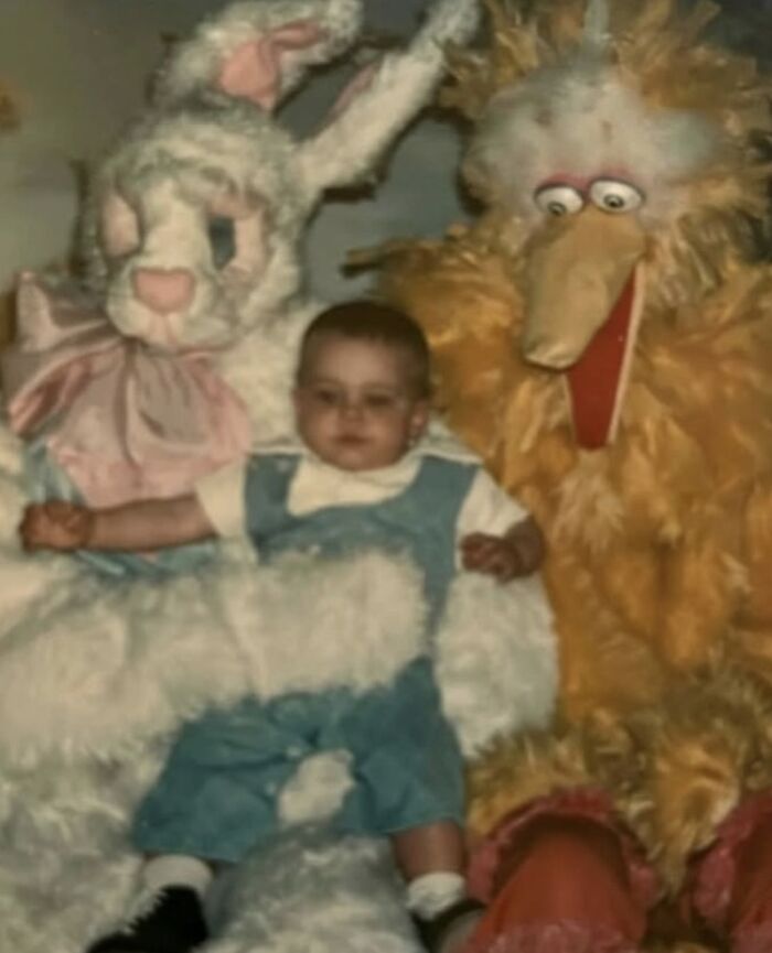 31 Totally Whacked Childhood Mascot Photos That’ll Make You Go “Wait, What?!”