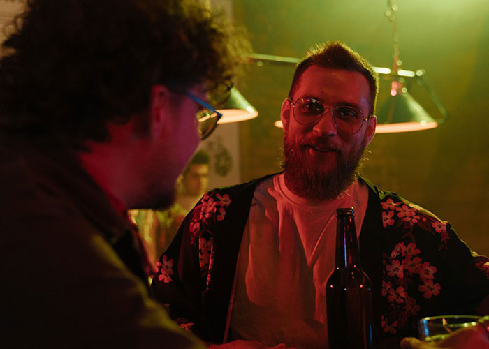 Let's Dive Into The Wildest Chatters Bartenders Caught (And Yes, They Hear EVERYTHING)