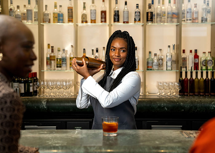 Let's Dive Into The Wildest Chatters Bartenders Caught (And Yes, They Hear EVERYTHING)