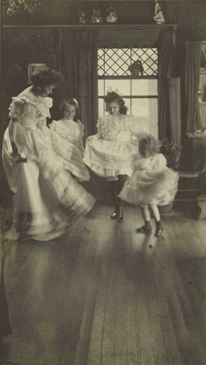 Let's Dive Into Some Seriously Cool Victorian Era Pics!