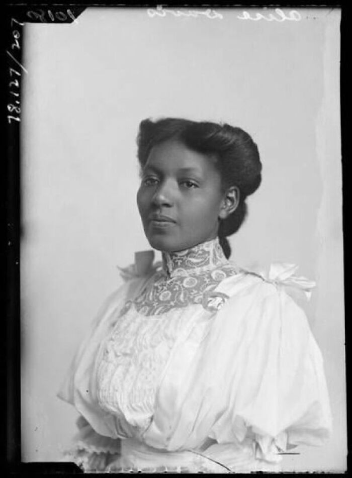 Alice Davis, 1895 — Victorian Style in Full Effect