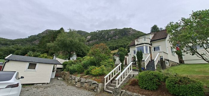 When Airbnb Pics Lie: The Funniest Expectations vs. Reality Fails