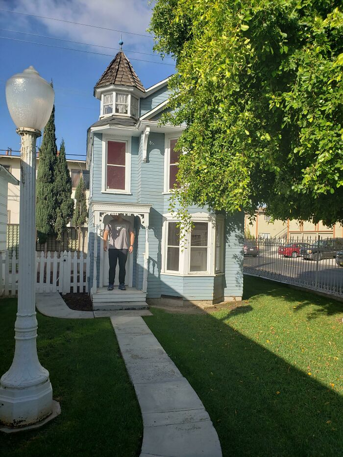 When Airbnb Pics Lie: The Funniest Expectations vs. Reality Fails