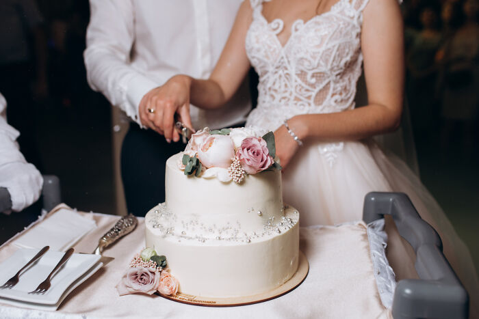 Let's Dive Into The Wildest, Funniest Divorce Stories Ever!