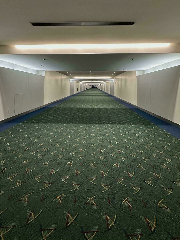 PDX Airport at 6 AM: Where Is Everyone?