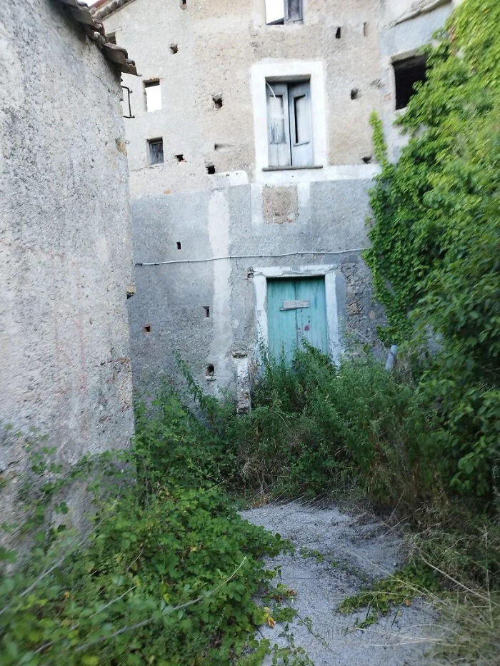 Castle Ruin Vibes, Laino Castello Vecchio, Italy