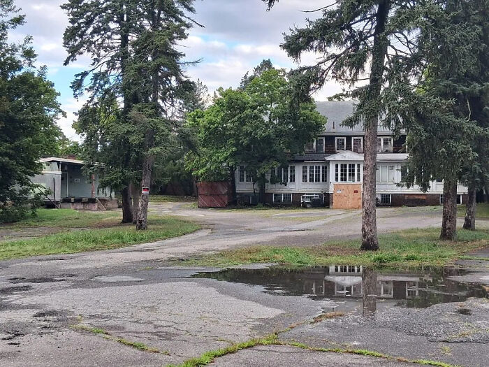 Just Some Abandoned Buildings, USA