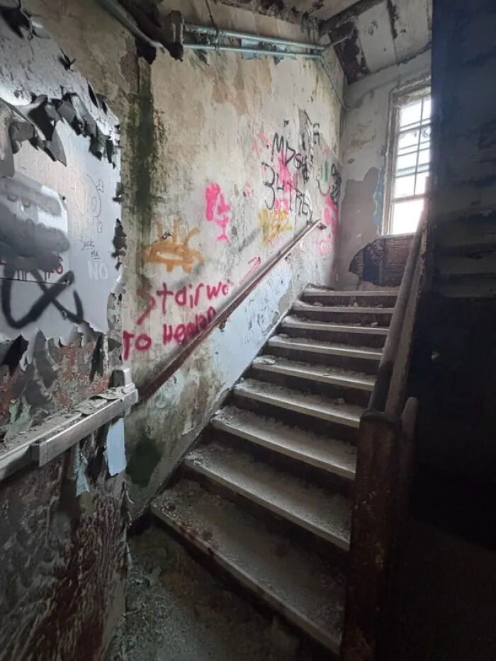 Quiet History: Laconia School, USA