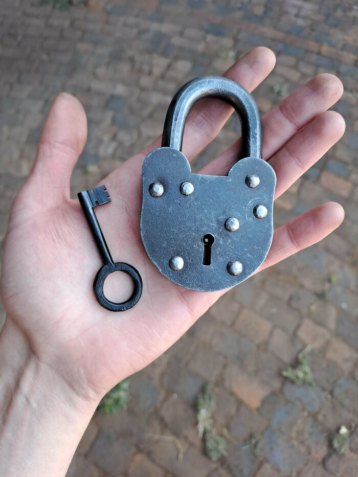 29 Mind-Blowing Metal Creations That’ll Totally Blow Your Socks Off