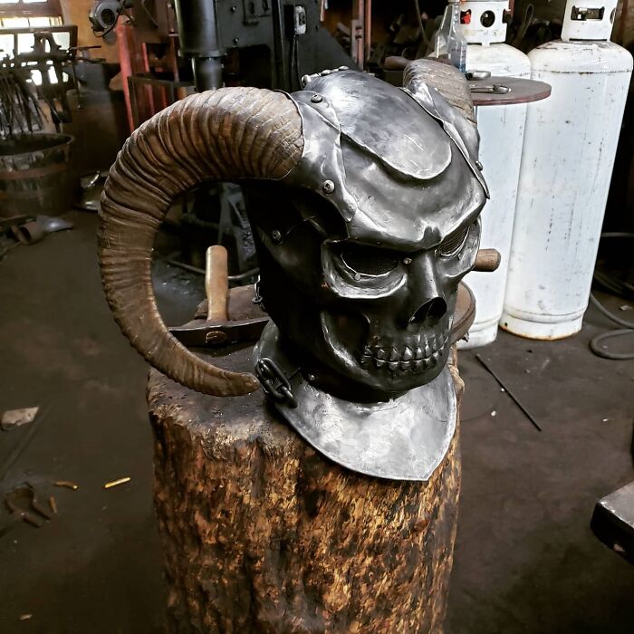 29 Mind-Blowing Metal Creations That’ll Totally Blow Your Socks Off