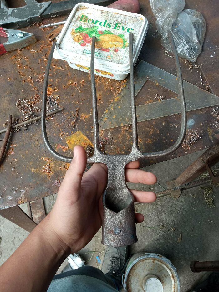 29 Mind-Blowing Metal Creations That’ll Totally Blow Your Socks Off