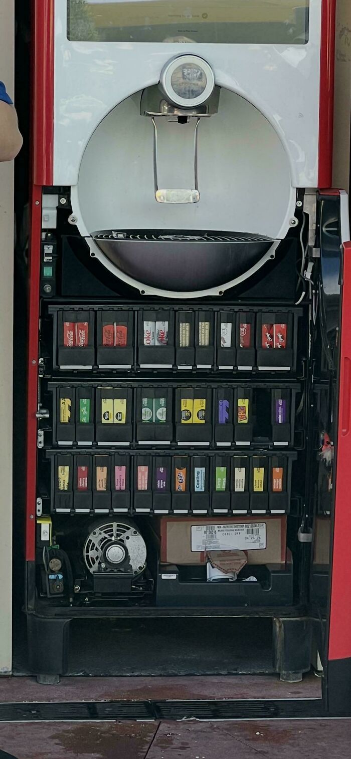 Peeked Inside a Coca-Cola Freestyle Machine – It’s a Soda Lab!