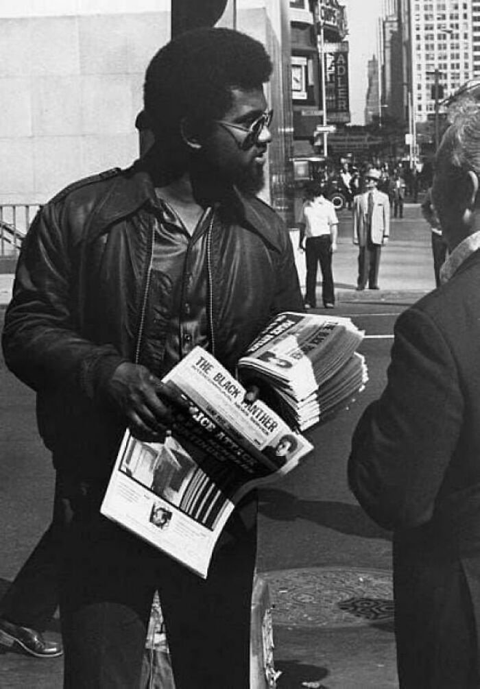 Selling 'The Black Panther' In Times Square, 1973—History In Action