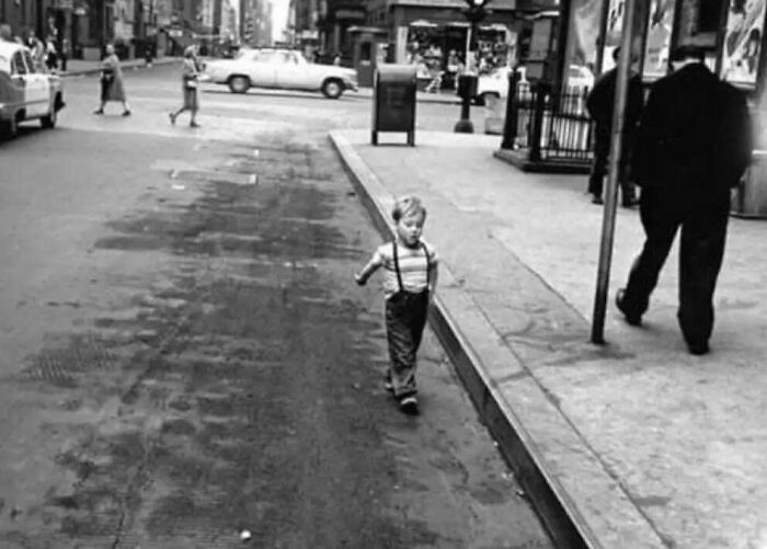 Meet Willie, The 1956 Hell’s Kitchen Street Pro Who Plays On Garbage Cans (And More!)