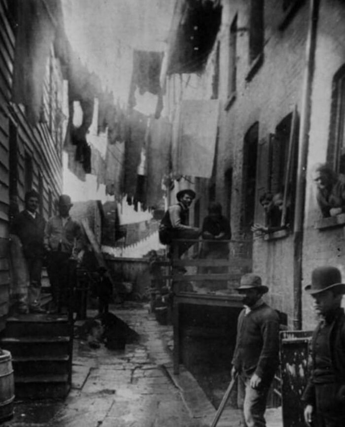 Old School NYC: 59 1/2 Mulberry Street In 1888