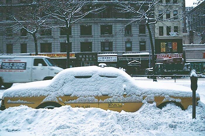 January 8, 1996: NYC’s Great Blizzard—Snow Everywhere!