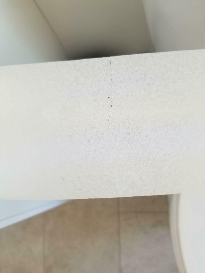 33 Mildly Annoying Things That Somehow Got Caught On Camera