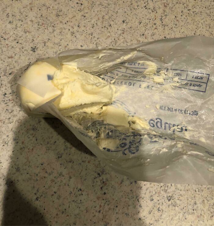 33 Mildly Annoying Things That Somehow Got Caught On Camera