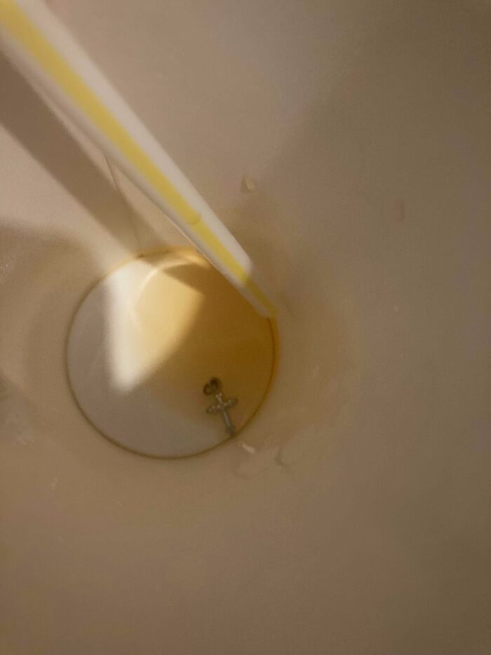 33 Mildly Annoying Things That Somehow Got Caught On Camera