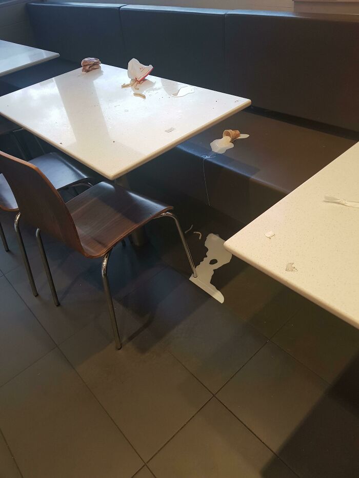33 Mildly Annoying Things That Somehow Got Caught On Camera