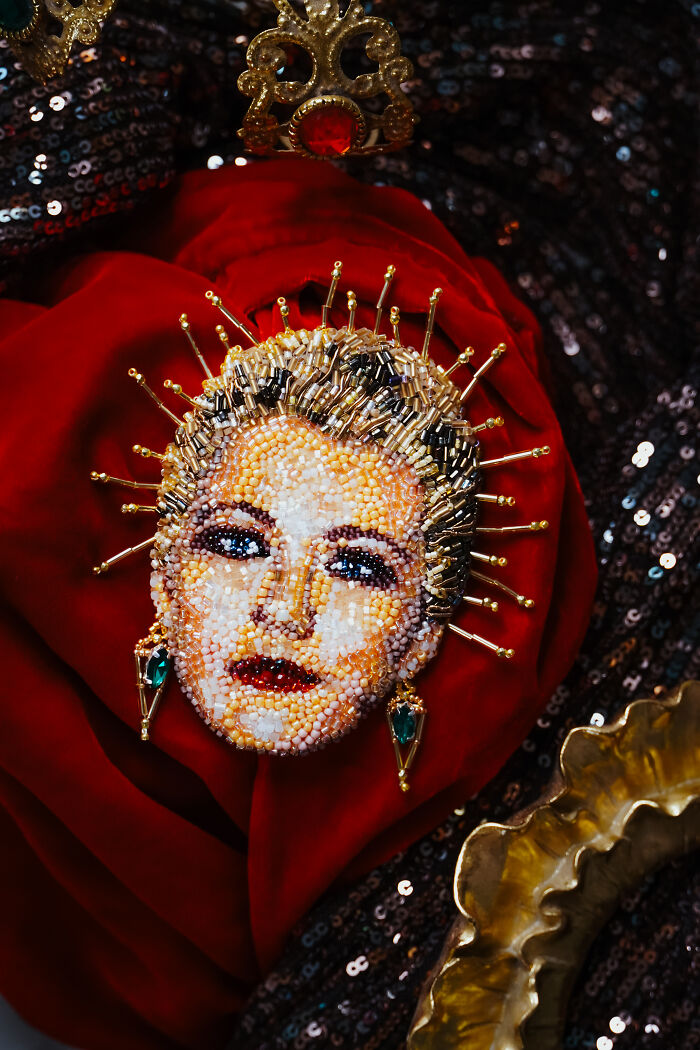 Wait, They Made Tiny Bead Portraits of Ariana Grande?!