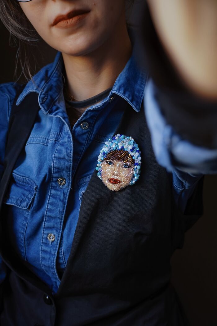 Wait, They Made Tiny Bead Portraits of Ariana Grande?!