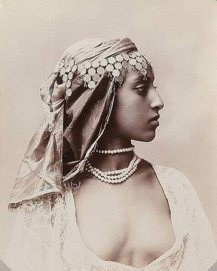 19th Century Egyptian Ladies Rocking Those Styles