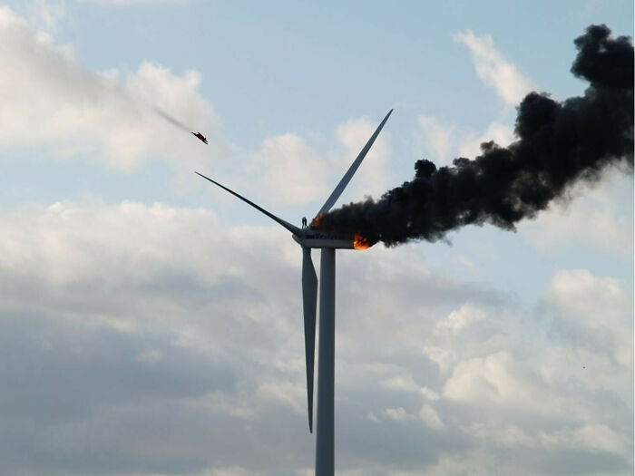 Windmill Accident: Two Mechanics Holding On Seconds Before a Fall