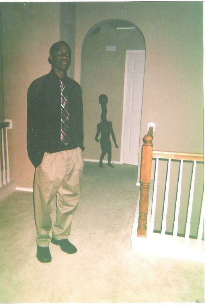 Long-Necked Alien in My House? No Thanks!