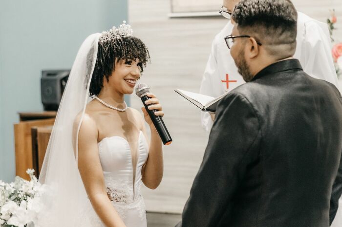 The Wildest Wedding Stories That’ll Totally Surprise You