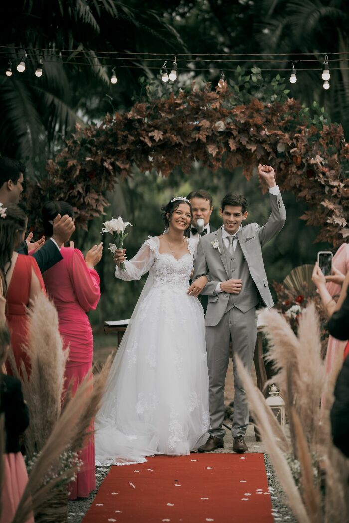 The Wildest Wedding Stories That’ll Totally Surprise You