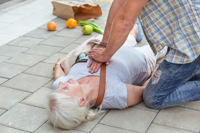 Wait, They Actually Do That?! 40 Wild Hospital Secrets That Sound Like A Horror Movie