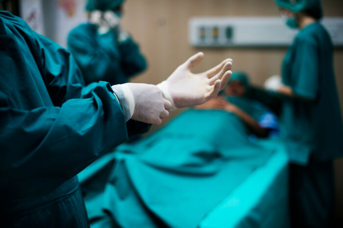 Wait, They Actually Do That?! 40 Wild Hospital Secrets That Sound Like A Horror Movie