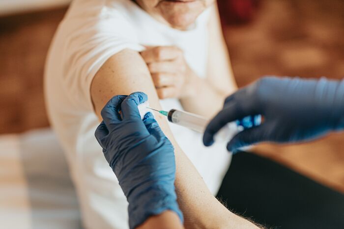 Wait, They Actually Do That?! 40 Wild Hospital Secrets That Sound Like A Horror Movie