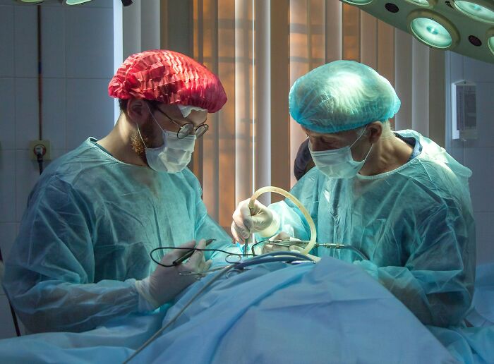 Wait, They Actually Do That?! 40 Wild Hospital Secrets That Sound Like A Horror Movie