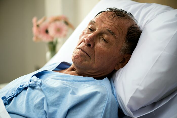 Wait, They Actually Do That?! 40 Wild Hospital Secrets That Sound Like A Horror Movie