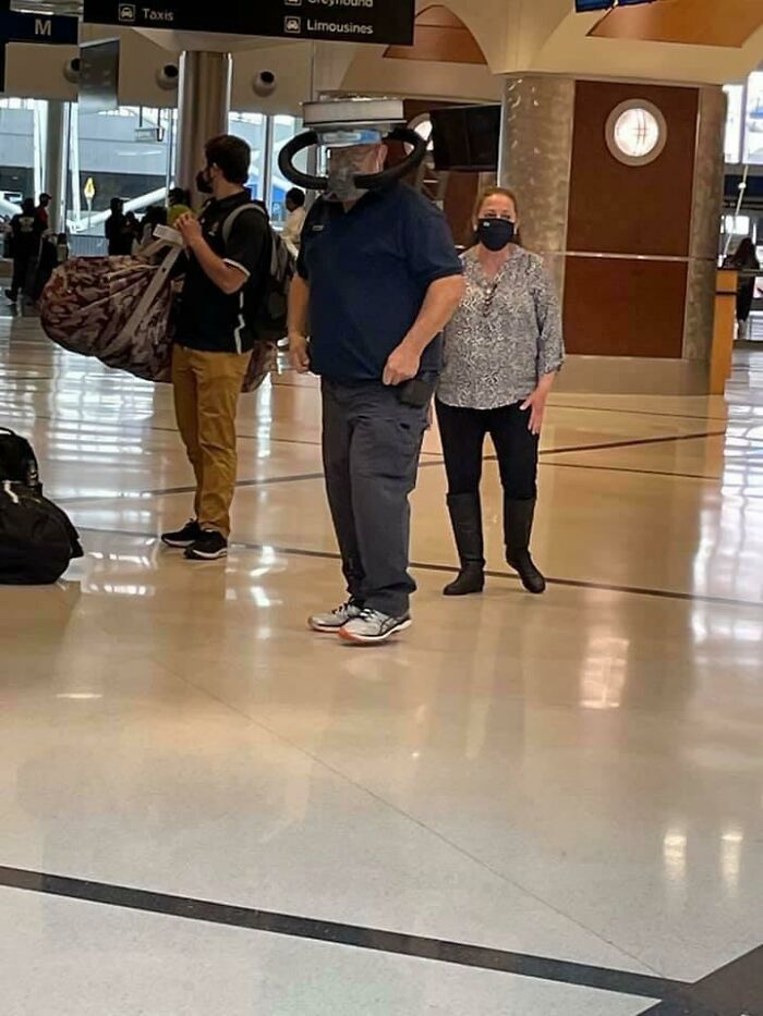 Relative Spotted This Unique Dude In Atlanta Airport