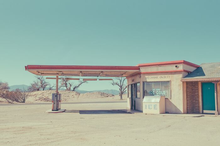 Wait, This Photographer Turned Forgotten Western Roads Into Magic (29 Pics)