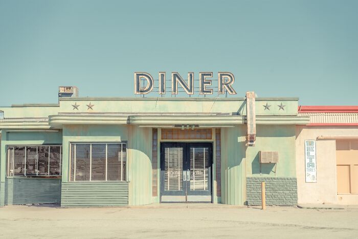 Wait, This Photographer Turned Forgotten Western Roads Into Magic (29 Pics)