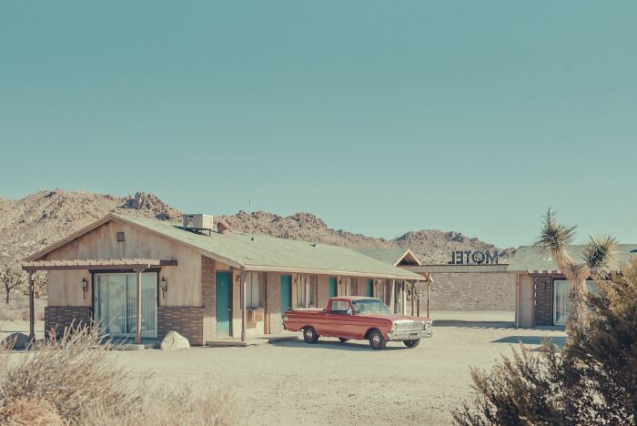 Wait, This Photographer Turned Forgotten Western Roads Into Magic (29 Pics)